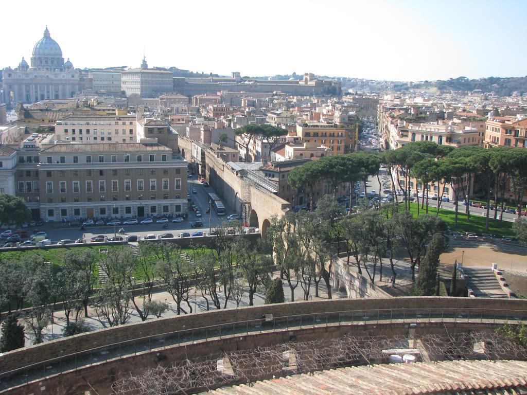 St. Peter Home House Rome Room photo